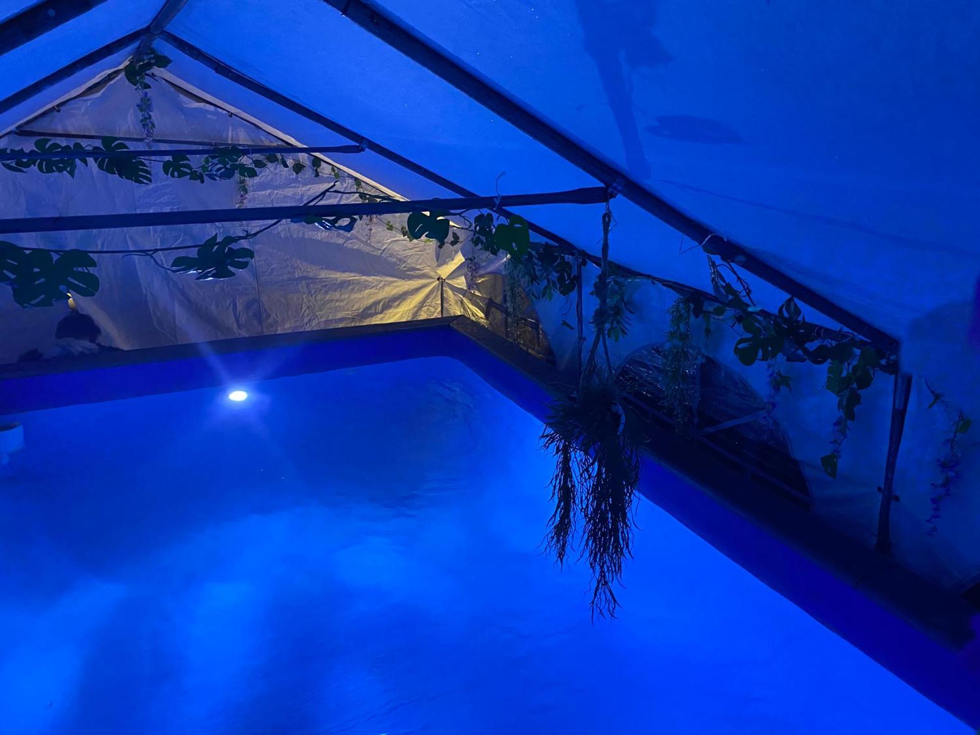 Mini Love Island Style Guest House Includes Personal Hot 24 Hour Swimming Pool, Outdoor Bathtub, Heated Dining Dome And Fire Pit, All This Is Secretly Located In The Busy Suburbs Of ノッティンガム エクステリア 写真